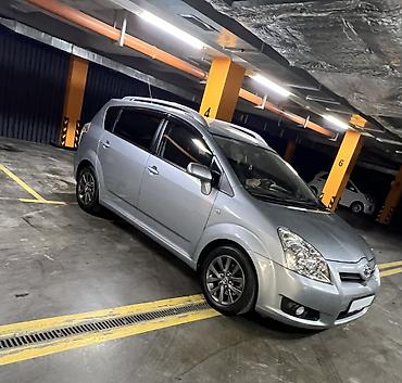 Toyota Corolla Verso: 2008 г., 1.8 л, Робот, Бензин, Хэтчбэк