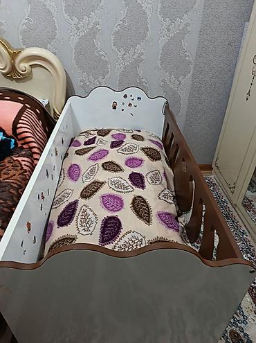 Oğlan və qız üçün, İşlənmiş, Dördbucaq, Beşik, Dəstsiz, Matras ilə, Yellənmə mexanizmsiz lalafo.az -da Oğlan və qız üçün, İşlənmiş, Dördbucaq, Beşik, Dəstsiz, Matras ilə, Yellənmə mexanizmsiz