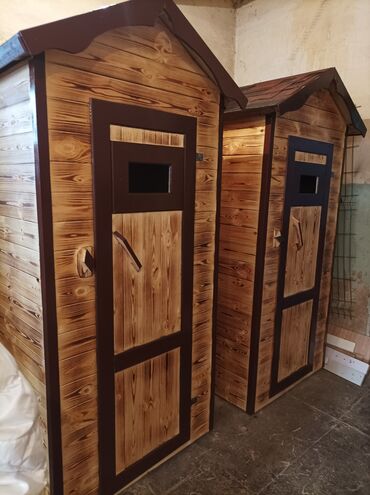Полки, стеллажи, этажерки: Уличный деревянный туалет в наличии.
Есть сидушкой и ровным полом