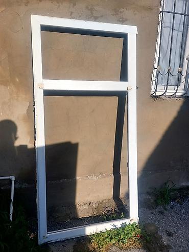 plasik qapi: 1 ci pencere eni 77 uzunu 177. 2 ci pencere eni 87.5 uzunu — 1