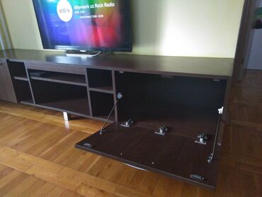 Komode: Prodajem komodu za TV, dimenzije: dužina 238 cm, širina 52 cm, visina na lalafo.rs — 7 Komode: Prodajem komodu za TV, dimenzije: dužina 238 cm, širina 52 cm, visina — 7