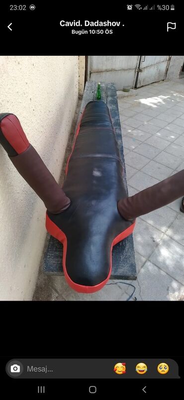Перчатки: Boks, güləş və ya digər döyüş sənətləri ilə məşq etmək üçün nəzərdə