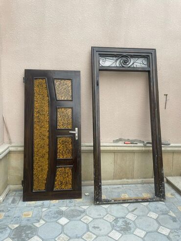 qapi dəmir: Dəmir qapı satılır 250 azn.Ölçü:hünd 2.25 sm,eni 90 sm.Endirim