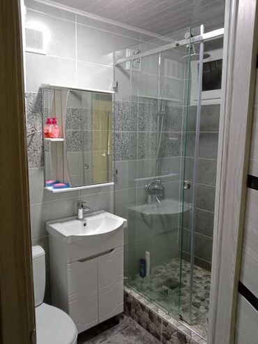 Посуточная аренда квартир: 2 комнаты, Бытовая техника, Банные принадлежности, Бронь — 8