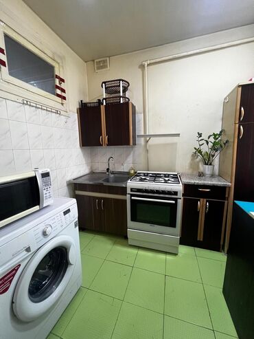 4 комнатные квартиры: Bakı, 1 otaqlı, Köhnə tikili, m. 28 may, 42 kv. m
