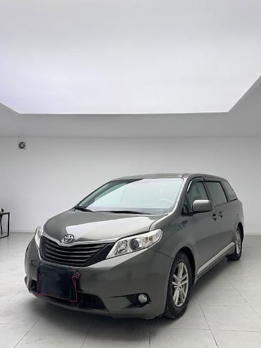 e klass: Toyota Sienna: 2010 г., 3.5 л, Автомат, Бензин, Минивэн — 1