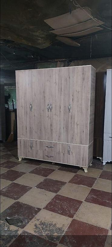 mebel ustu: Geniş tutumlu paltar şkafı - 4qapılı model: ortada 3 qapı, hərəsində — 5