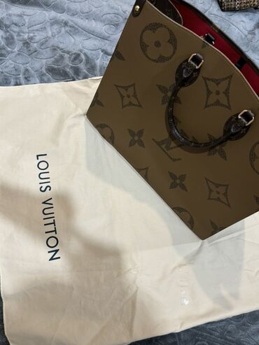 Çiyin çantası, Louis Vuitton, Yeni