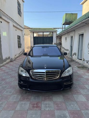 Mercedes-Benz S 300: 3 l | 2006 il Sedan