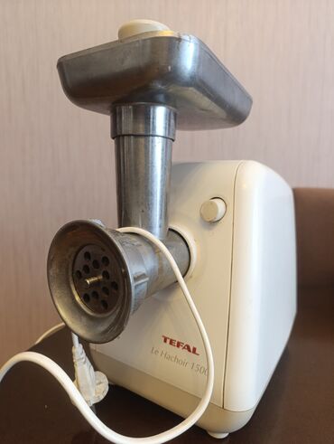 lepe ceken: Мясорубка Tefal, 1500 Вт, Без реверса, Б/у