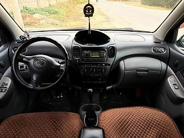 авесис версо: Toyota Yaris Verso: 1999 г., Минивэн — 8