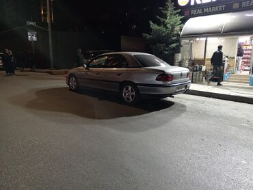 Opel: Opel Omega B sedan Barter var - Korpus: 4 qapı, gümüşü rəng, arxa — 12
