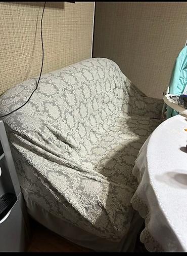 Прямые диваны: Прямой диван, Б/у — 2