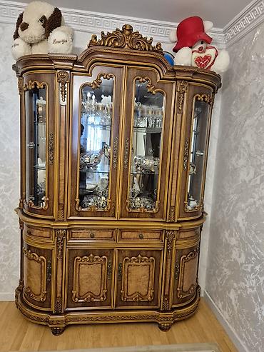Klassik üslubda vitrin-bufet - Material: təbii ağac və keyfiyyətli
