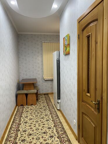 продам квартиру собственник: 1 бөлмө, 35 кв. м, 105-серия, 1 кабат, Евроремонт