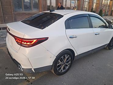geely monjaro: Kia Rio: 2021 г., 1.6 л, Автомат, Бензин, Седан — 1