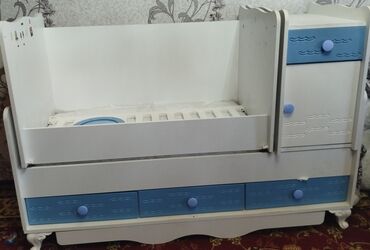 islenmis pencere: Oğlan üçün, İşlənmiş, Dördbucaq, Beşik, Dəstsiz, Matras ilə, Yellənmə mexanizmsiz