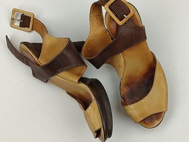 buty do stroju krakowskiego: Sandały damskie, rozmiar 36, stan - Dobry