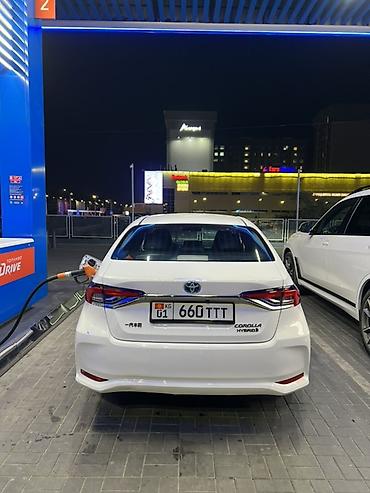 sonata dn: Toyota Corolla: 2020 г., 1.8 л, Вариатор, Гибрид, Седан — 5