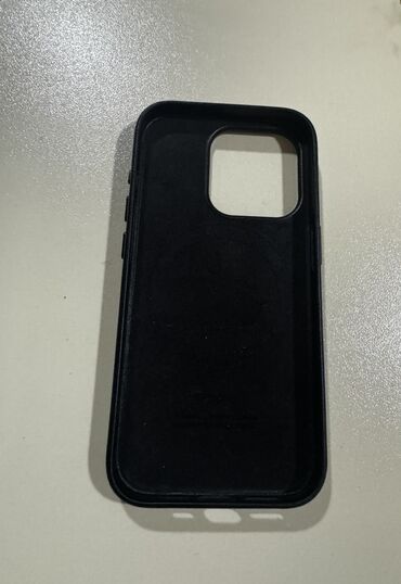 iphone чехол чёрный: Apple markasının orginal İphone 15 pro Qara rəng kabrosu satılır. Heç