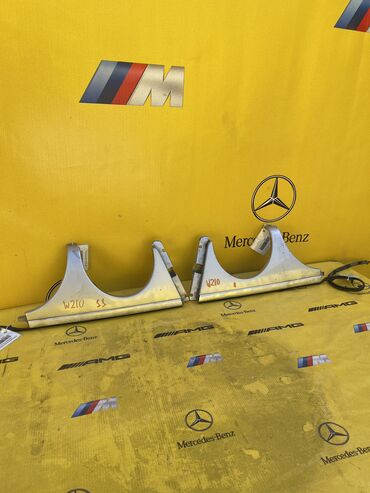 Решетки радиатора: Решетка радиатора Mercedes-Benz Оригинал — 13