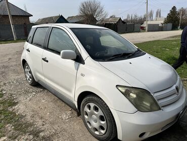 Toyota: Toyota ist: 2003 г., 1.3 л, Автомат, Бензин, Хэтчбэк