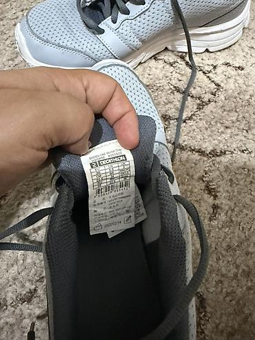 decathlon: Кроссовки, 36, Б/у, цвет - Серый — 2