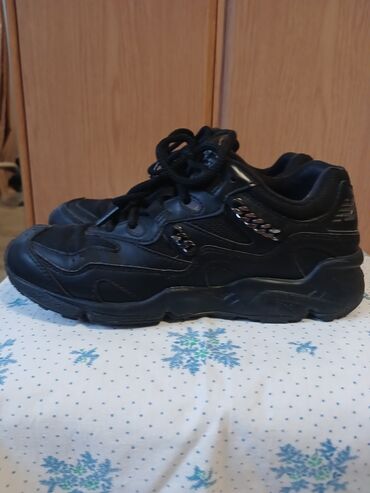 Women's Sneakers and athletic shoes: Кроссовки, 38, New Balance, Б/у, цвет - Черный, Бесплатная доставка