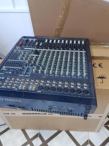 pul səkilləri: Yamaha EMX5000-12 gücləndiricili mikser - 12 mono mikrofon/giriş — 2