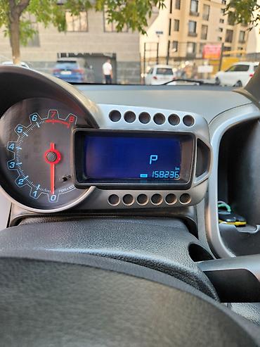 Chevrolet: Chevrolet Aveo: 2015 г., 1.4 л, Автомат, Бензин, Хэтчбэк — 4