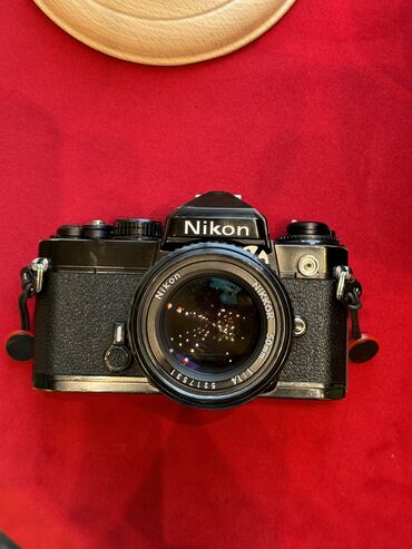 stativ fotoaparat: Analog lent ile Nikon FE fotoaparat satiram. Turkiyeden almisham