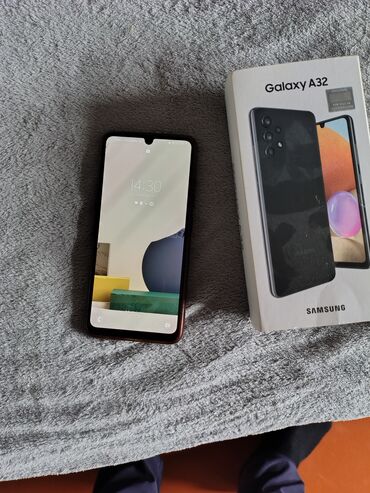 a 20 s: Samsung Galaxy A32, rəng - Qara, Barmaq izi