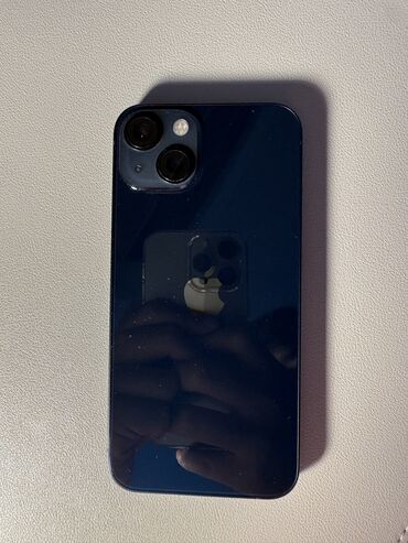 Apple iPhone: IPhone 13, Б/у, 128 ГБ, Midnight, Зарядное устройство, Защитное стекло, Чехол, 92 %