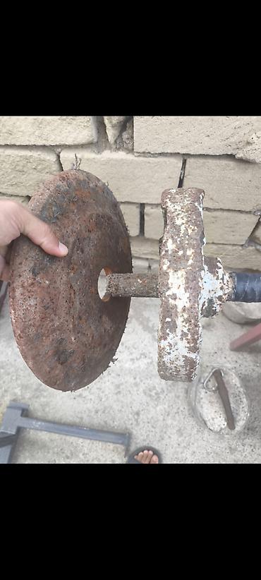 Jim leja skamyasi ve ustunde 75kilo stanq. Stanqin cekisi 45 kilodur lalafo.az -da Jim leja skamyasi ve ustunde 75kilo stanq. Stanqin cekisi 45 kilodur