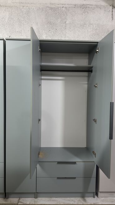 Шкафы для одежды: Качество на первом месте! Прослужит вам долгие годы! Трехдверный шкаф — 7