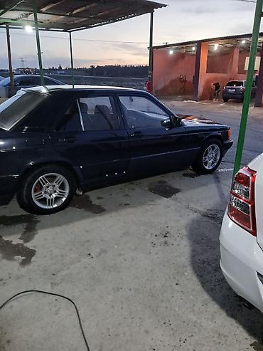 c220 cdi: Mercedes-Benz 190: 0.2 l | 1990 il Sedan — 6