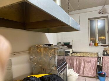 Restoran, kafelər: İnşaatçılar metrosunun yaxınlığında,43 kv.m sahəsi olan, bütün — 8