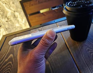 Apple iPhone: IPhone Xr, Б/у, 256 ГБ, Белый, Чехол, 100 % — 16