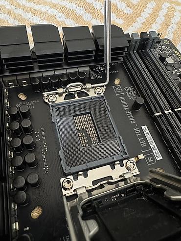 платы: Материнская плата для ПК, Б/у, Asus, LGA1700, ATX — 7