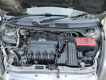 Honda Fit: 2003 г., 1.3 л, Вариатор, Бензин, Лифтбек — 6