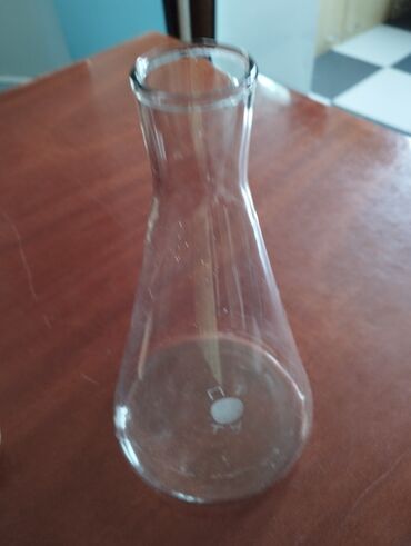 Qrafinlər və səhənglər: Şüşə — 3