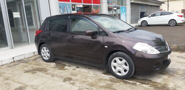 volkswagen passat qiymeti: Nissan Tiida: 1.5 l | 2011 il Hetçbek