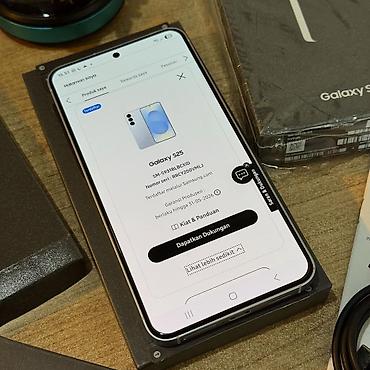 Samsung: Samsung Galaxy S25, rəng - Ağ, İki sim kartlı — 1