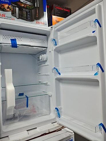 mini refrigerator: 😍 Холодильники по складским ценам 9 500 сом. 👍 Однокамерный — 4