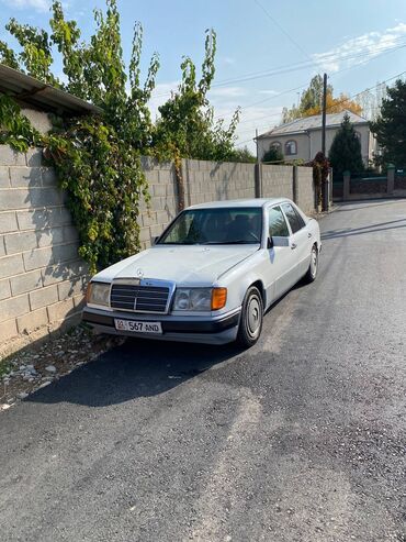 Mercedes-Benz: Mercedes-Benz E 230: 1990 г., 2.3 л, Механика, Бензин, Седан