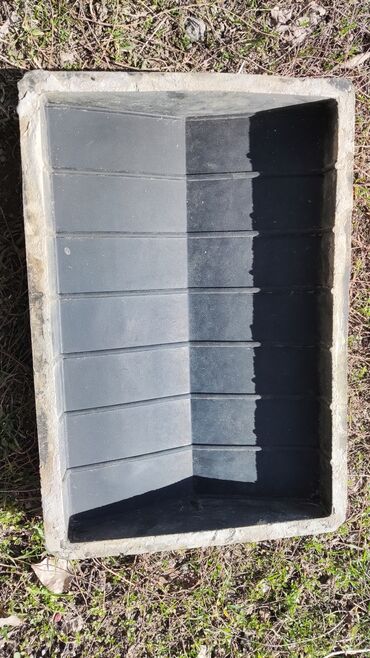 Другое строительное оборудование: Резиновые формы для производства брусчатки в наличии. Состояние как — 6