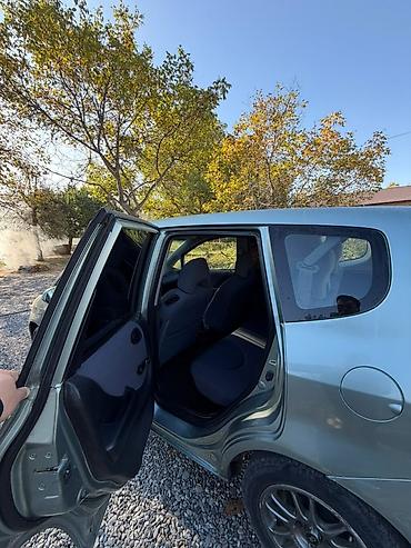 roewe ei5: Honda Fit: 2002 г., 1.3 л, Механика, Бензин, Хэтчбэк — 9