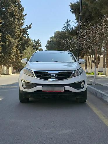 man sat: Kia Sportage: 2 l | 2011 il Ofrouder/SUV — 1