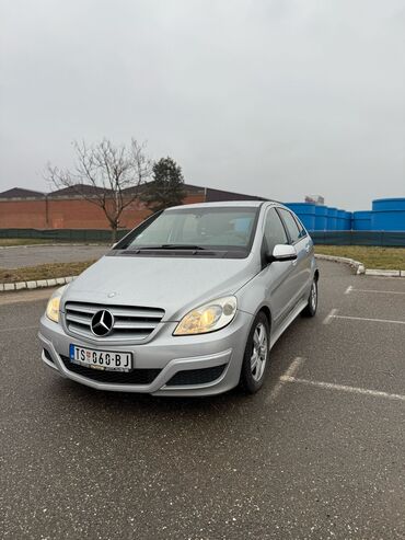 seat: Mercedes B180 CDI kupljen nov u Srbiji. Auto se vozi svakog dana