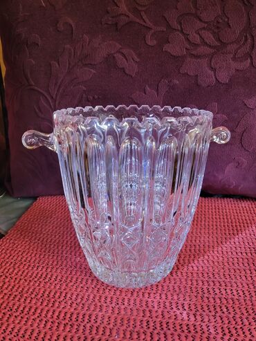 Kuhinjski setovi: Kibla nova za led,kristal,led kristal Zajecar. rucni rad. iz 70ih — 2